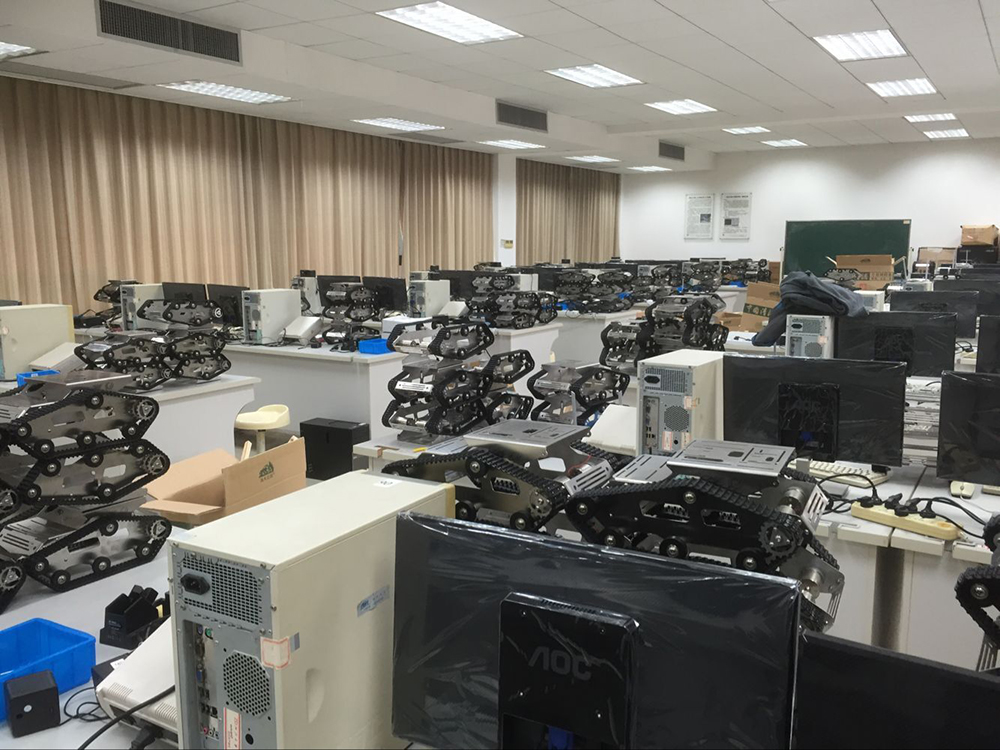 小R科技與浙江大學(xué)達(dá)成合作，首期500臺機(jī)器人入駐浙大實(shí)驗(yàn)室